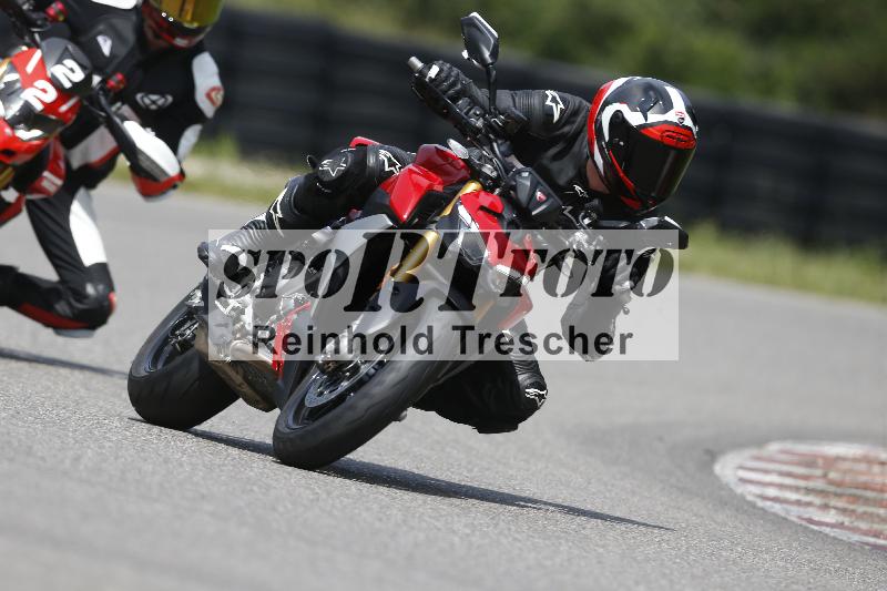 Archiv-2025/27 12.06.2025 Ducati Schweiz Trackday Warmup  ADR/gruen-vert/ohne
